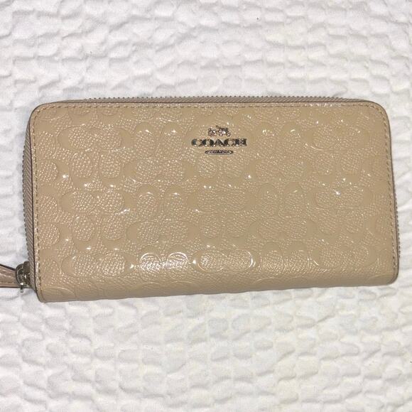 Coach Zippy Beige Patent Leather Wallet - Picture 1 of 5